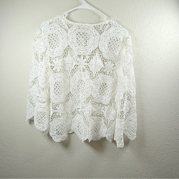 Ruby Rd. White crop - Picture 3 of 3